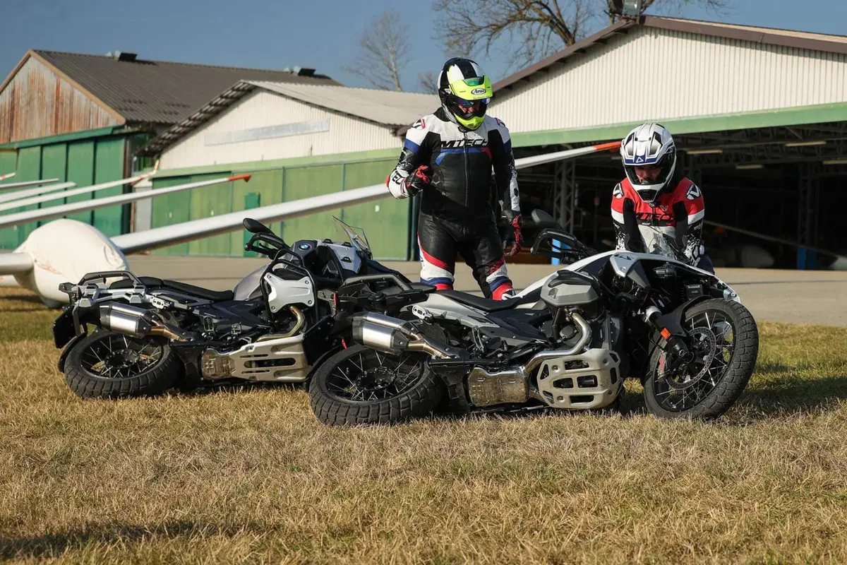 BMW R1300GS Adventure ASA vs BMW R1300GS: la comparativa! Rilevamenti, off-road e strada, il TEST definitivo [VIDEO E GALLERY] (5)