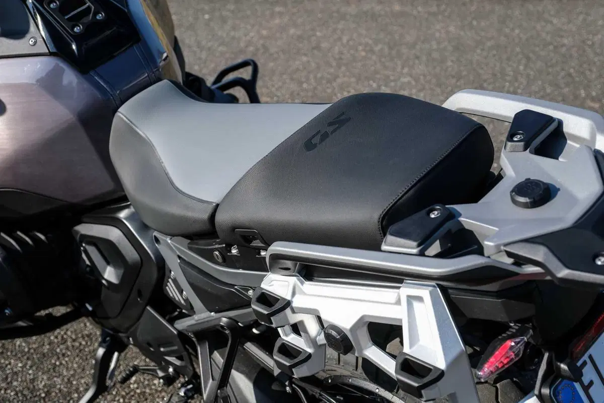 BMW R1300GS Adventure ASA vs BMW R1300GS: la comparativa! Rilevamenti, off-road e strada, il TEST definitivo [VIDEO E GALLERY] (12)