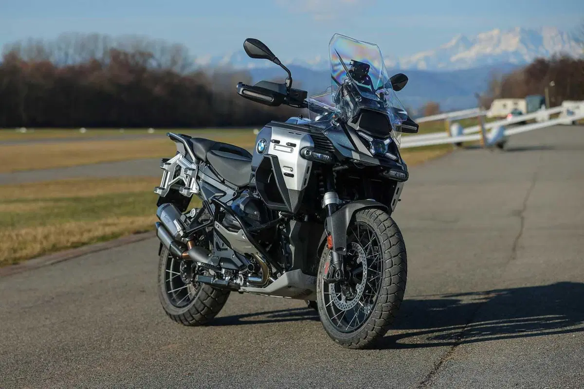 BMW R1300GS Adventure ASA vs BMW R1300GS: la comparativa! Rilevamenti, off-road e strada, il TEST definitivo [VIDEO E GALLERY] (21)