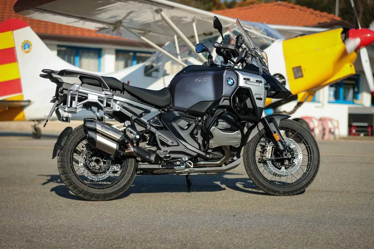 BMW R1300GS Adventure ASA vs BMW R1300GS: la comparativa! Rilevamenti, off-road e strada, il TEST definitivo [VIDEO E GALLERY] (23)