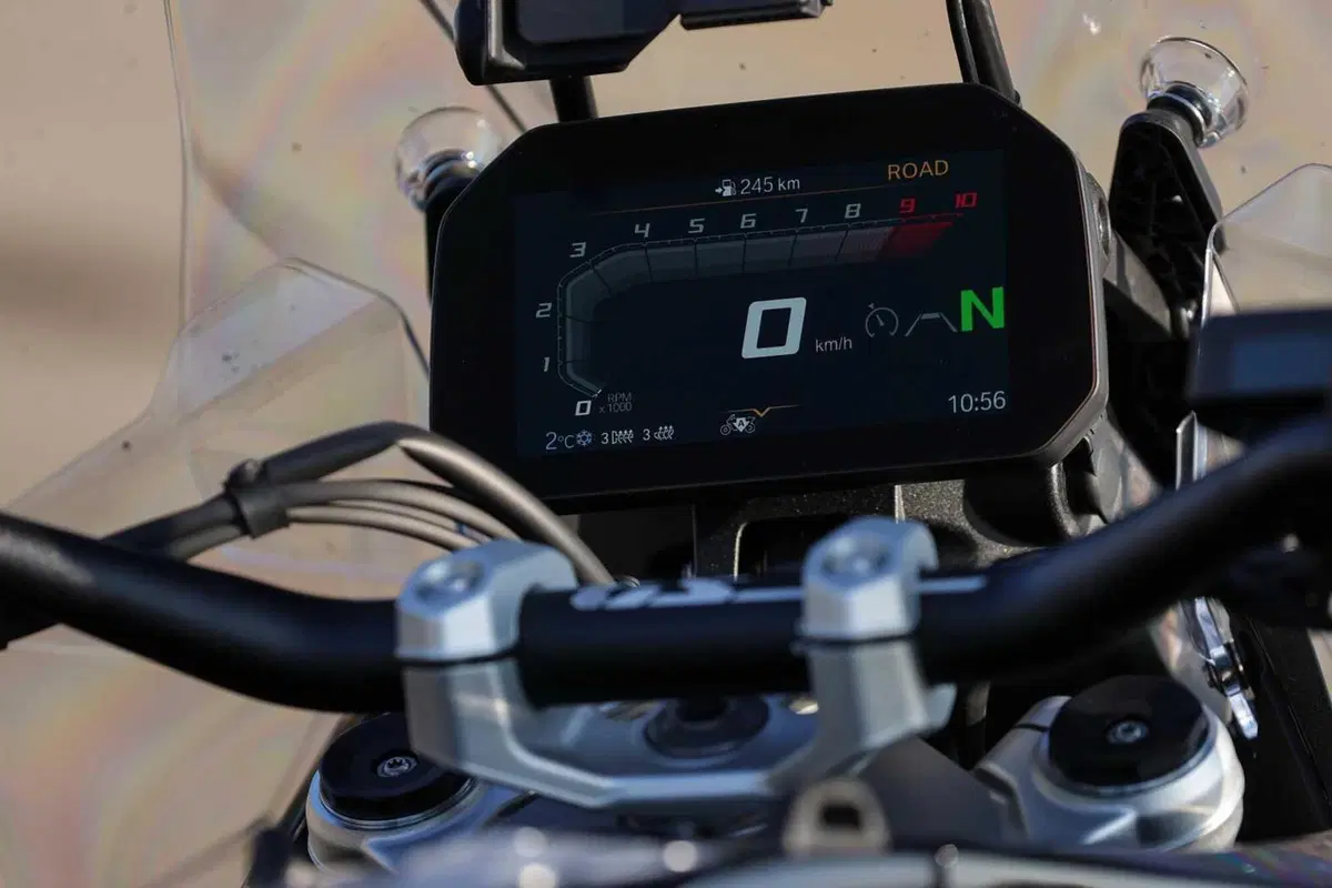 BMW R1300GS Adventure ASA vs BMW R1300GS: la comparativa! Rilevamenti, off-road e strada, il TEST definitivo [VIDEO E GALLERY] (28)