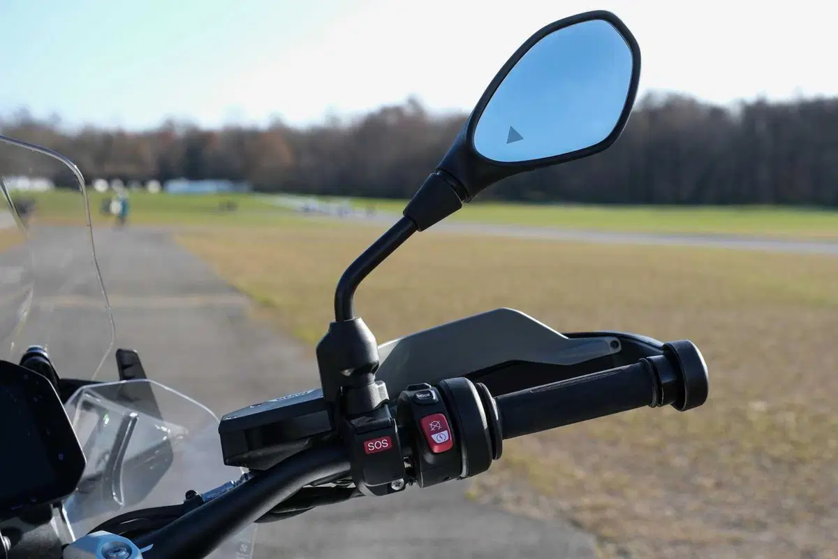 BMW R1300GS Adventure ASA vs BMW R1300GS: la comparativa! Rilevamenti, off-road e strada, il TEST definitivo [VIDEO E GALLERY] (34)