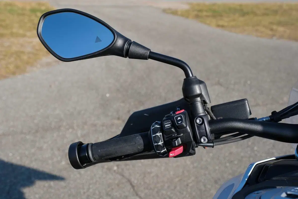 BMW R1300GS Adventure ASA vs BMW R1300GS: la comparativa! Rilevamenti, off-road e strada, il TEST definitivo [VIDEO E GALLERY] (36)