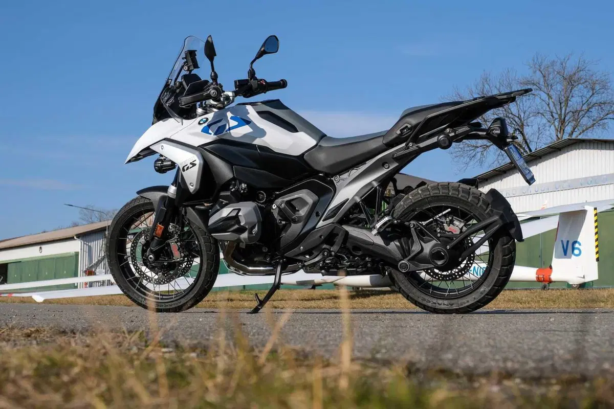 BMW R1300GS Adventure ASA vs BMW R1300GS: la comparativa! Rilevamenti, off-road e strada, il TEST definitivo [VIDEO E GALLERY] (37)