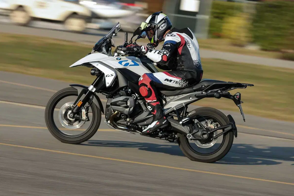 BMW R1300GS Adventure ASA vs BMW R1300GS: la comparativa! Rilevamenti, off-road e strada, il TEST definitivo [VIDEO E GALLERY] (39)