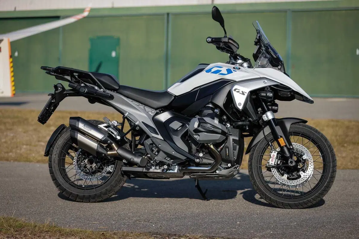 BMW R1300GS Adventure ASA vs BMW R1300GS: la comparativa! Rilevamenti, off-road e strada, il TEST definitivo [VIDEO E GALLERY] (45)