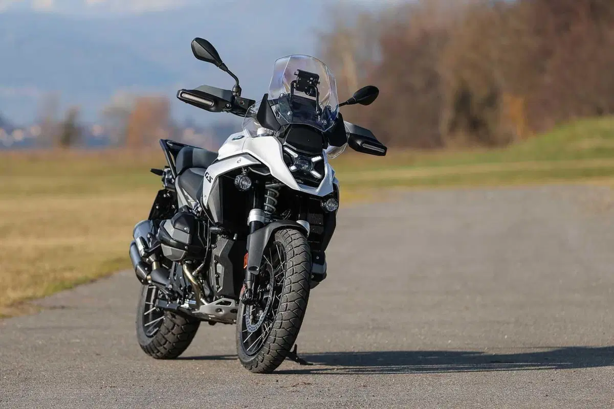 BMW R1300GS Adventure ASA vs BMW R1300GS: la comparativa! Rilevamenti, off-road e strada, il TEST definitivo [VIDEO E GALLERY] (47)