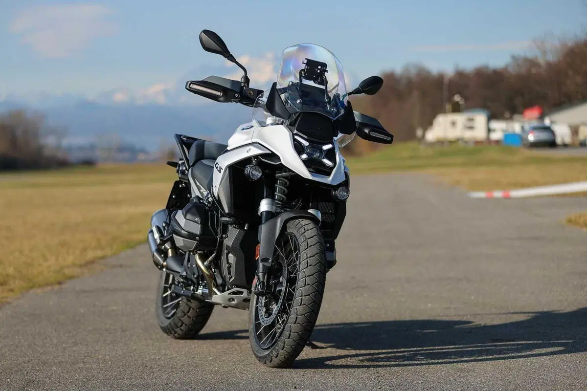 BMW R1300GS Adventure ASA vs BMW R1300GS: la comparativa! Rilevamenti, off-road e strada, il TEST definitivo [VIDEO E GALLERY] (48)