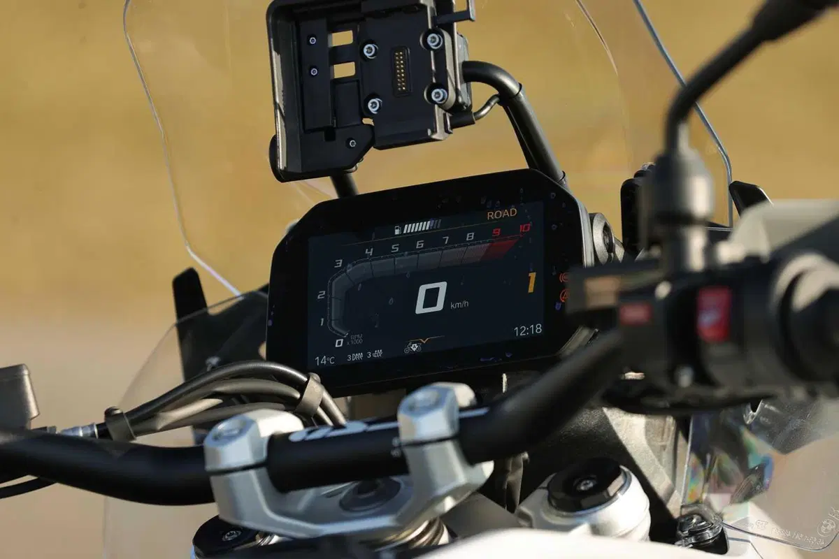 BMW R1300GS Adventure ASA vs BMW R1300GS: la comparativa! Rilevamenti, off-road e strada, il TEST definitivo [VIDEO E GALLERY] (53)