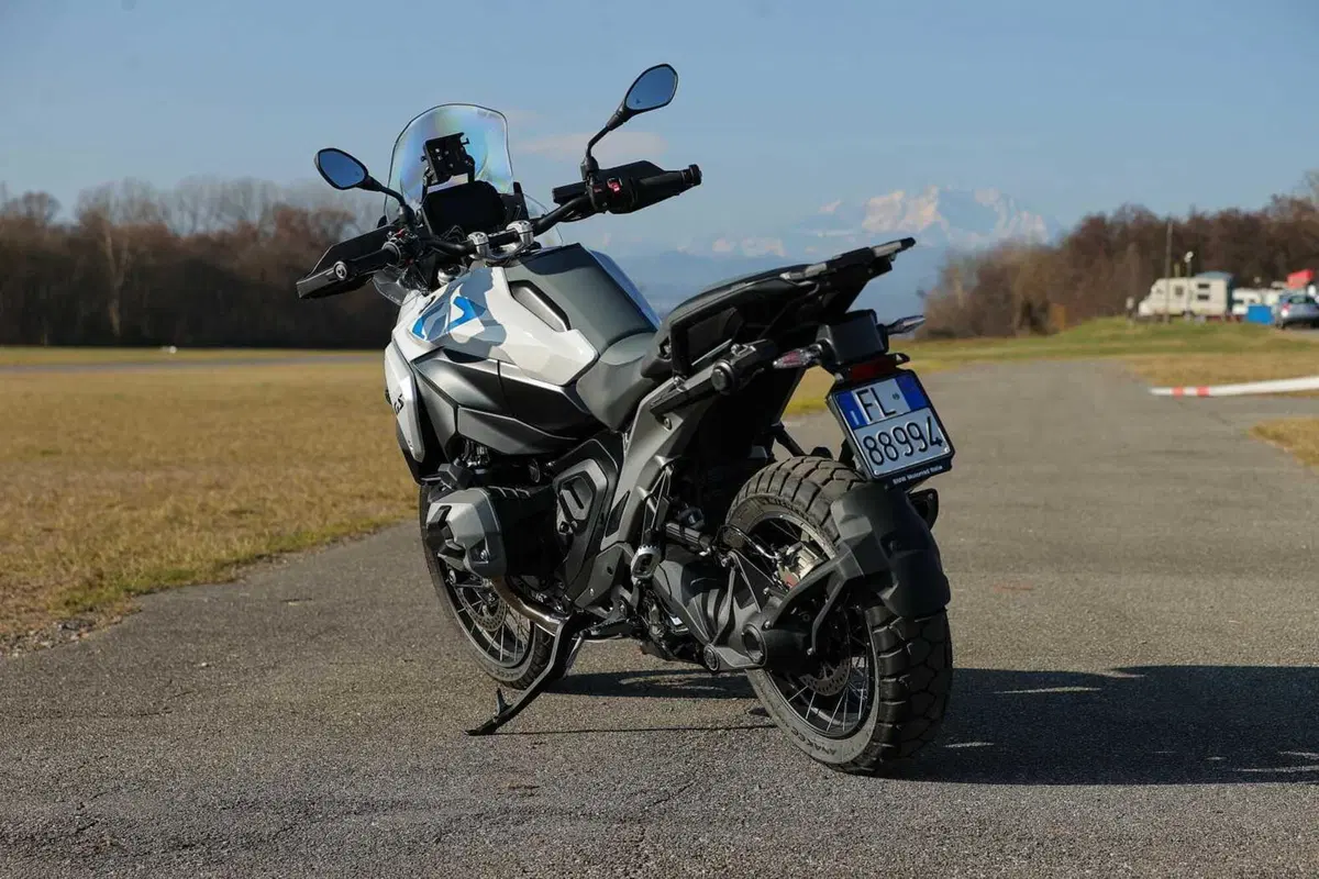 BMW R1300GS Adventure ASA vs BMW R1300GS: la comparativa! Rilevamenti, off-road e strada, il TEST definitivo [VIDEO E GALLERY] (62)