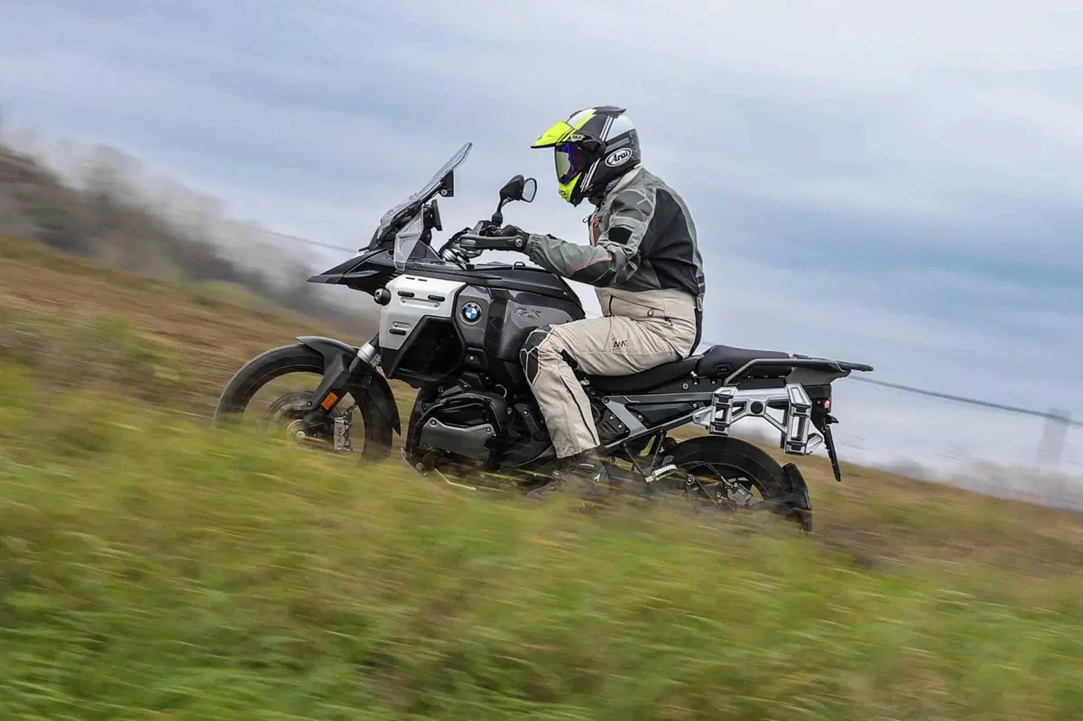 BMW R1300GS Adventure ASA vs BMW R1300GS: la comparativa! Rilevamenti, off-road e strada, il TEST definitivo [VIDEO E GALLERY] (72)