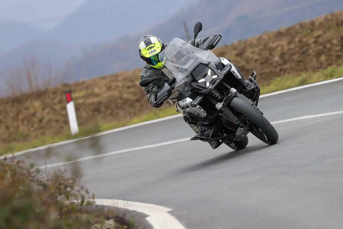 BMW R1300GS Adventure ASA vs BMW R1300GS: la comparativa! Rilevamenti, off-road e strada, il TEST definitivo [VIDEO E GALLERY] (73)