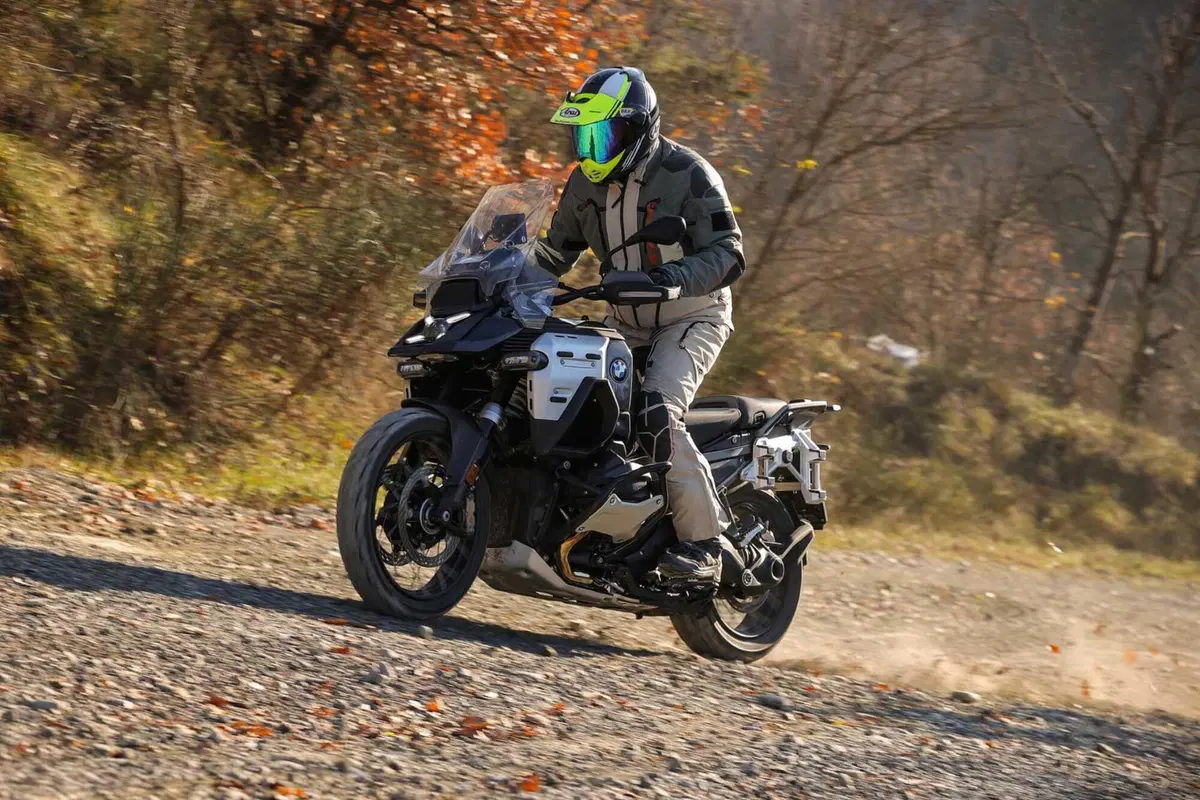 BMW R1300GS Adventure ASA vs BMW R1300GS: la comparativa! Rilevamenti, off-road e strada, il TEST definitivo [VIDEO E GALLERY] (79)