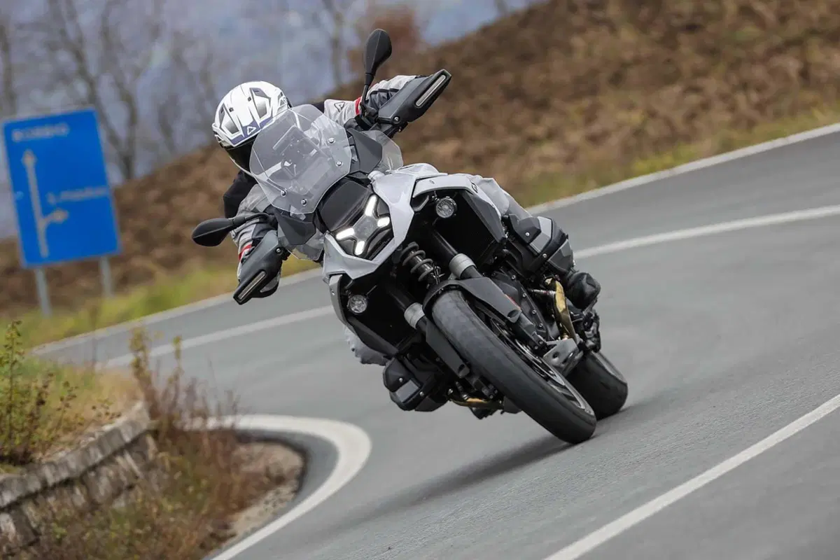 BMW R1300GS Adventure ASA vs BMW R1300GS: la comparativa! Rilevamenti, off-road e strada, il TEST definitivo [VIDEO E GALLERY] (91)