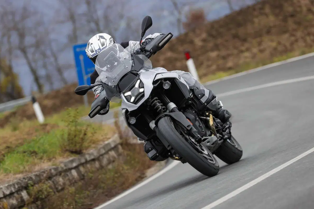 BMW R1300GS Adventure ASA vs BMW R1300GS: la comparativa! Rilevamenti, off-road e strada, il TEST definitivo [VIDEO E GALLERY] (92)