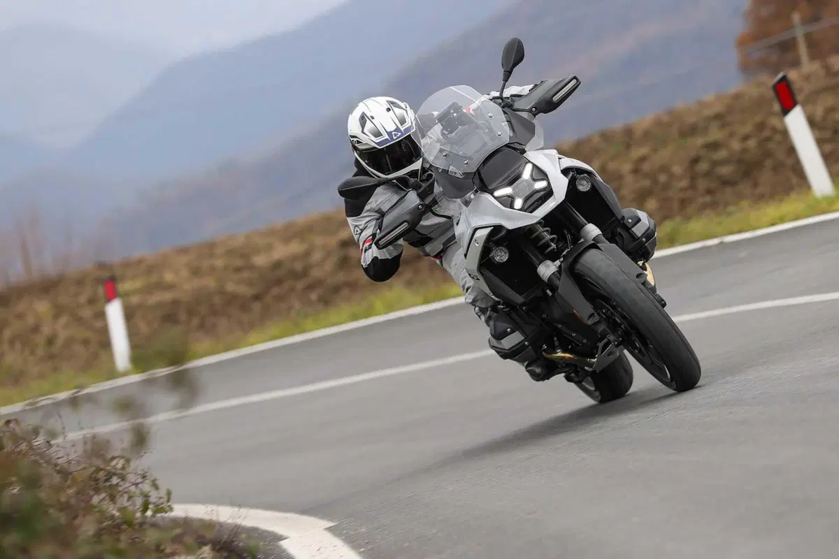 BMW R1300GS Adventure ASA vs BMW R1300GS: la comparativa! Rilevamenti, off-road e strada, il TEST definitivo [VIDEO E GALLERY] (95)