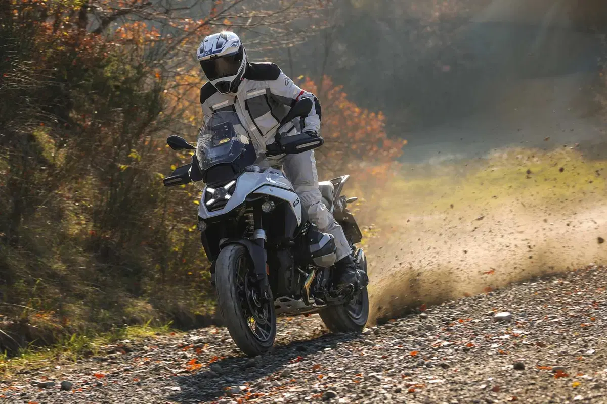 BMW R1300GS Adventure ASA vs BMW R1300GS: la comparativa! Rilevamenti, off-road e strada, il TEST definitivo [VIDEO E GALLERY] (98)