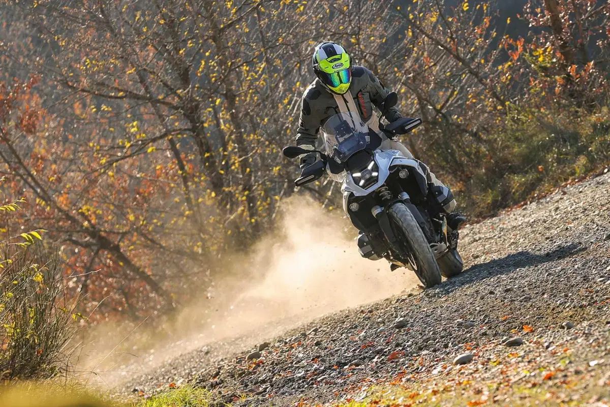 BMW R1300GS Adventure ASA vs BMW R1300GS: la comparativa! Rilevamenti, off-road e strada, il TEST definitivo [VIDEO E GALLERY] (103)