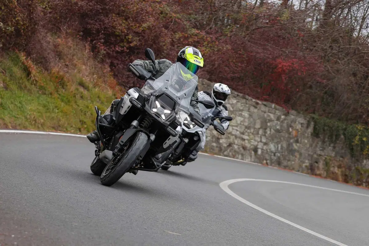 BMW R1300GS Adventure ASA vs BMW R1300GS: la comparativa! Rilevamenti, off-road e strada, il TEST definitivo [VIDEO E GALLERY] (105)