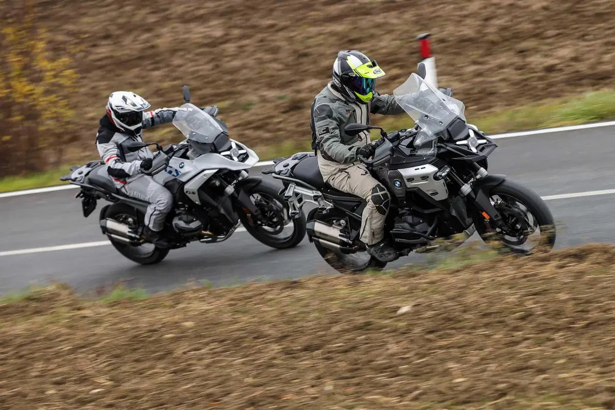 BMW R1300GS Adventure ASA vs BMW R1300GS: la comparativa! Rilevamenti, off-road e strada, il TEST definitivo [VIDEO E GALLERY] (108)