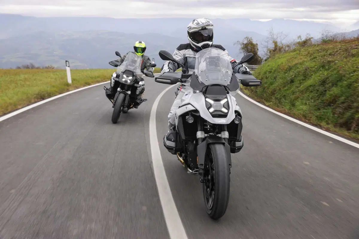BMW R1300GS Adventure ASA vs BMW R1300GS: la comparativa! Rilevamenti, off-road e strada, il TEST definitivo [VIDEO E GALLERY] (112)