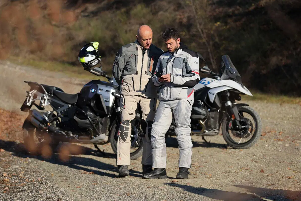 BMW R1300GS Adventure ASA vs BMW R1300GS: la comparativa! Rilevamenti, off-road e strada, il TEST definitivo [VIDEO E GALLERY] (116)