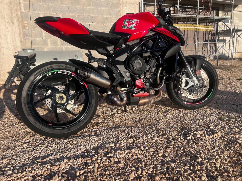 MV Agusta Brutale 800 Rosso (2021 - 23) (2)