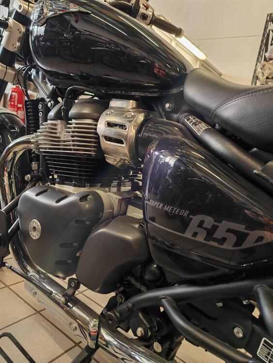 Royal Enfield Super Meteor 650 (2023 - 25) (4)