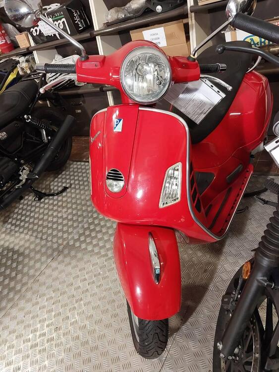 Vespa GTS 250 i.e. (2)