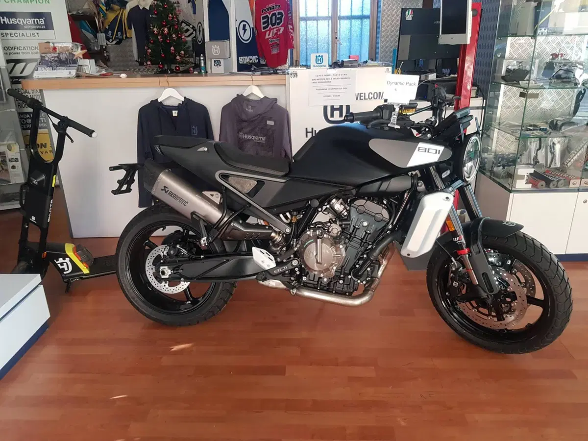 Husqvarna Svartpilen 801 (2024 - 26)