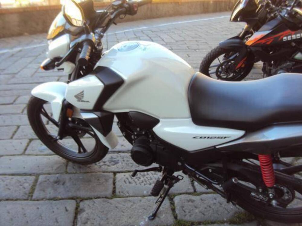 Honda CB 125 F (2021 - 25) (4)