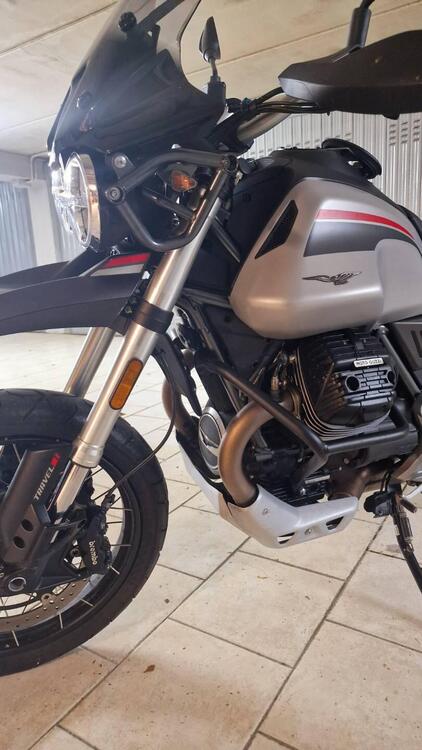 Moto Guzzi V85 TT Travel (2021 - 23) (3)