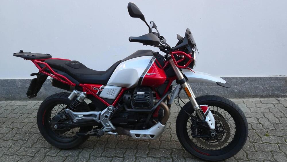 Moto Guzzi V85 TT Evocative Graphics (2019 - 20) (2)