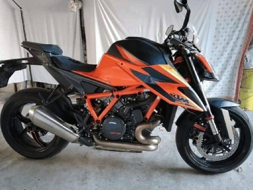 KTM 1290 Super Duke R (2021)