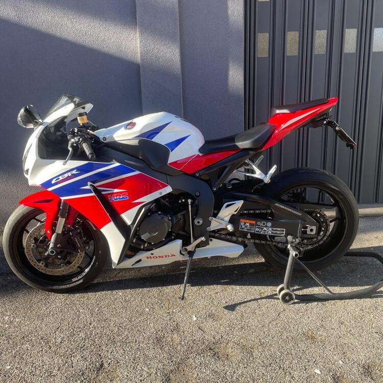 Honda CBR 1000 RR Fireblade (2012 - 16) (2)