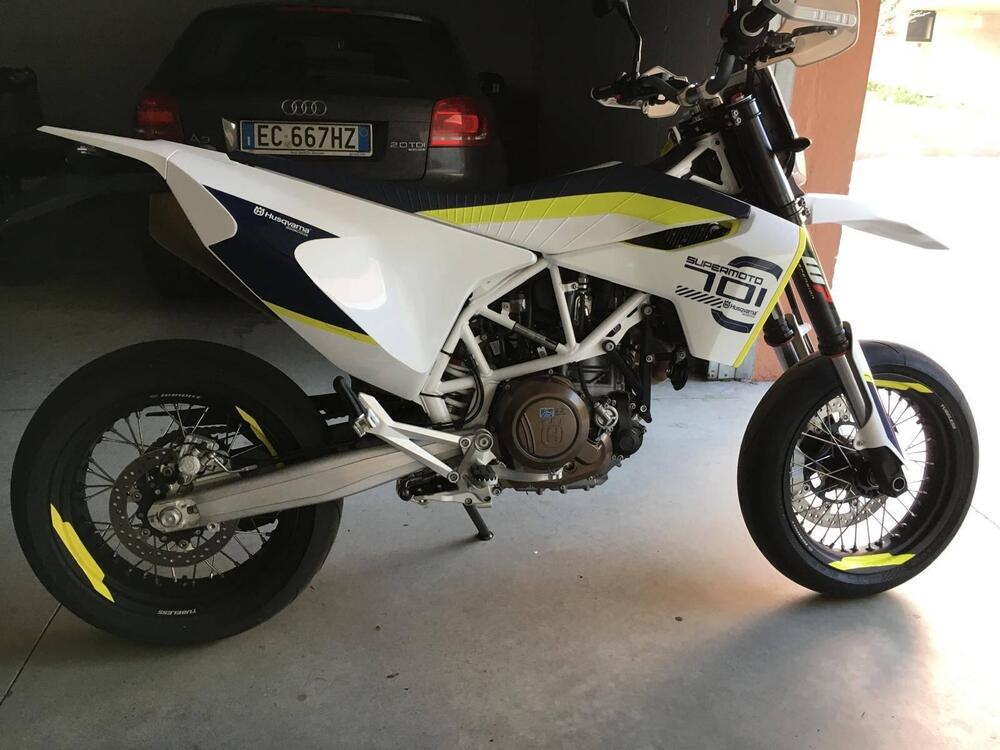 Husqvarna 701 Supermoto (2016) (3)