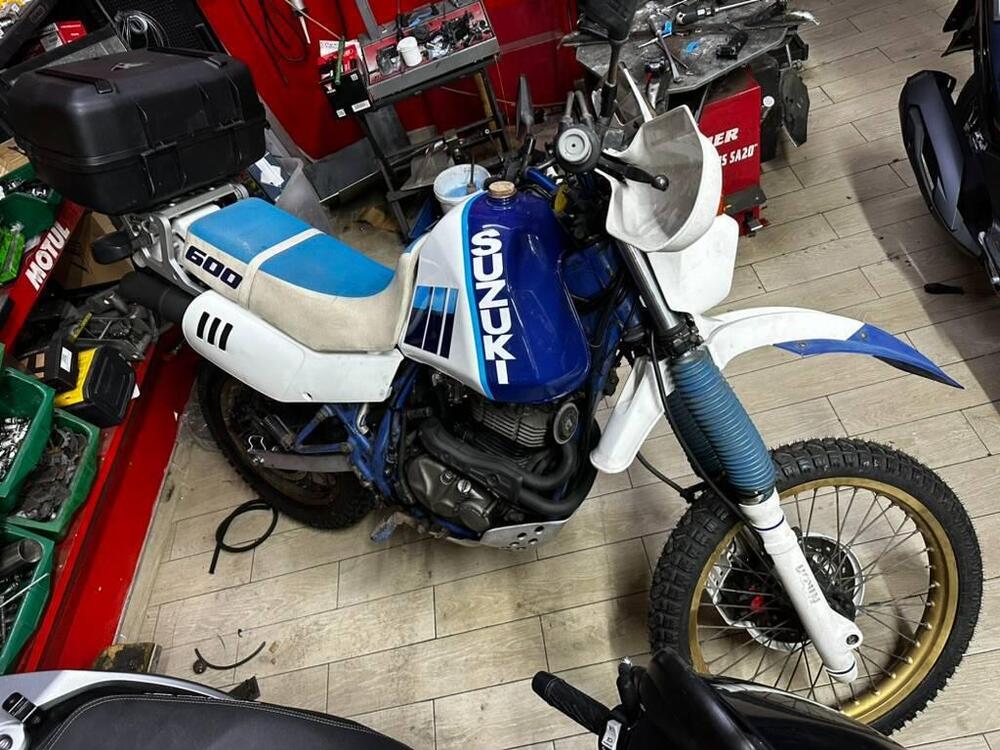 Suzuki DR 600 R Djebel