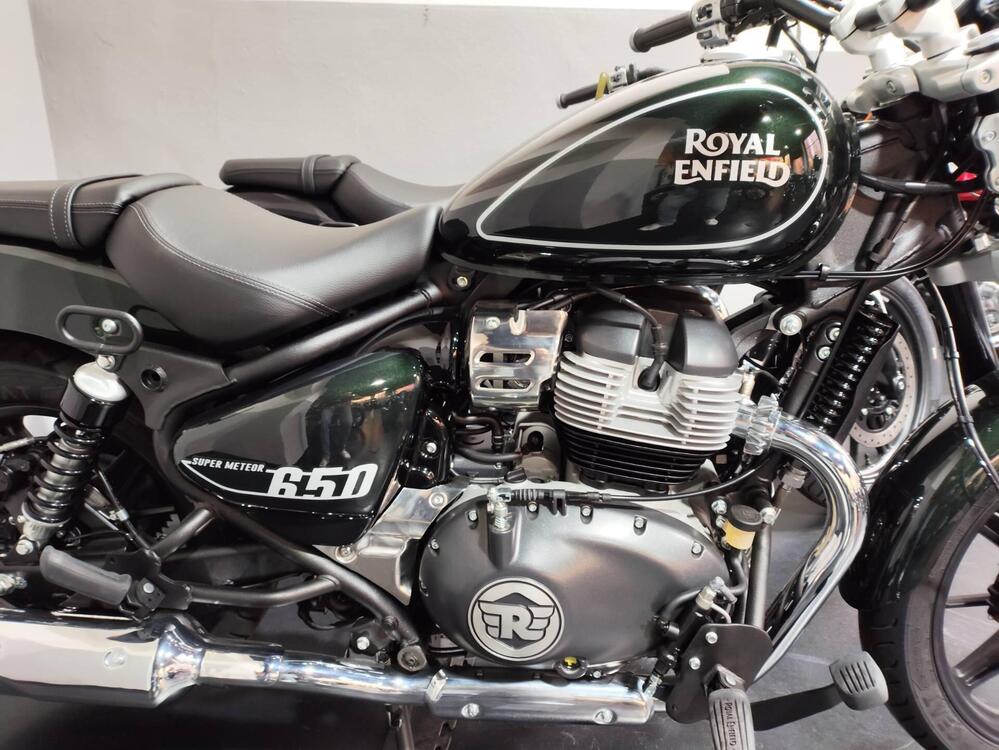 Royal Enfield Super Meteor 650 (2023 - 24) (2)