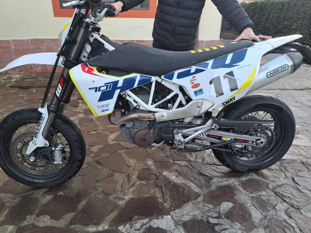 Husqvarna 701 Supermoto (2017 - 19) (3)