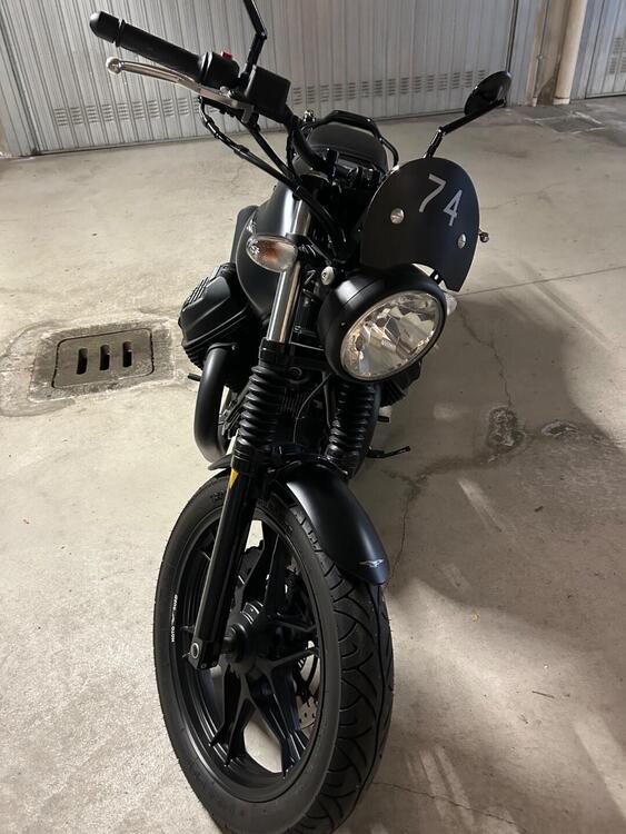 Moto Guzzi V7 III Stone (2017 - 20) (5)