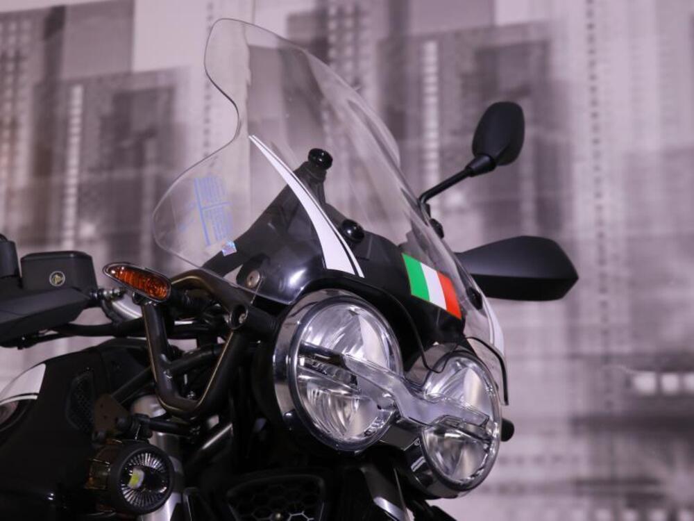 Moto Guzzi V85 TT Guardia d'Onore (2022 - 23) (4)