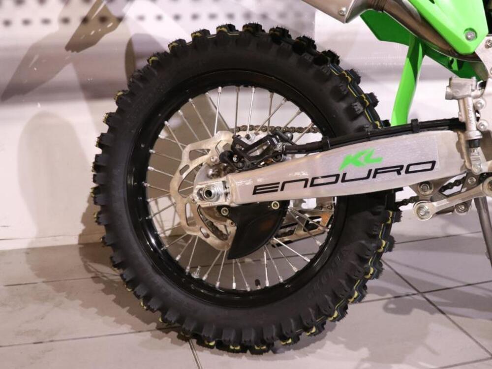 Kawasaki KX 250 X (2022) (4)