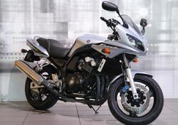 Yamaha FZS 600 Fazer (2002 - 03) usata