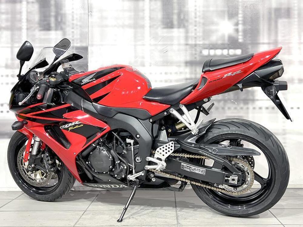 Honda CBR 1000 RR Fireblade (2006 - 07) (2)