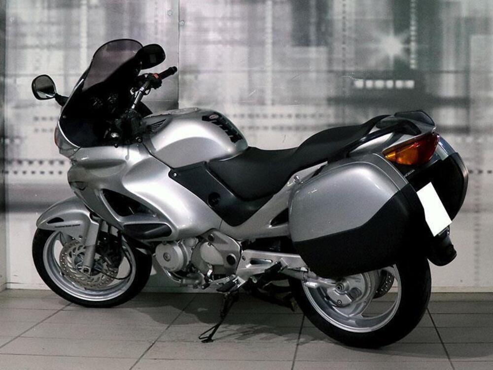 Honda Deauville 650 (2002 - 05) (2)