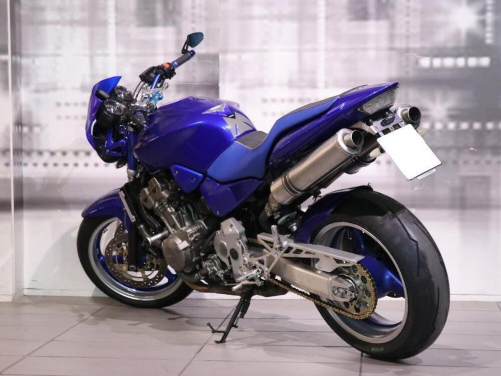 Honda Hornet 900 (2)
