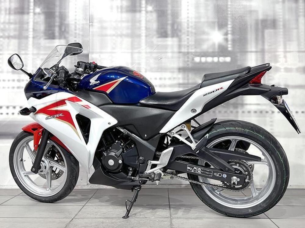 Honda CBR 250 R (2010 - 14) (2)