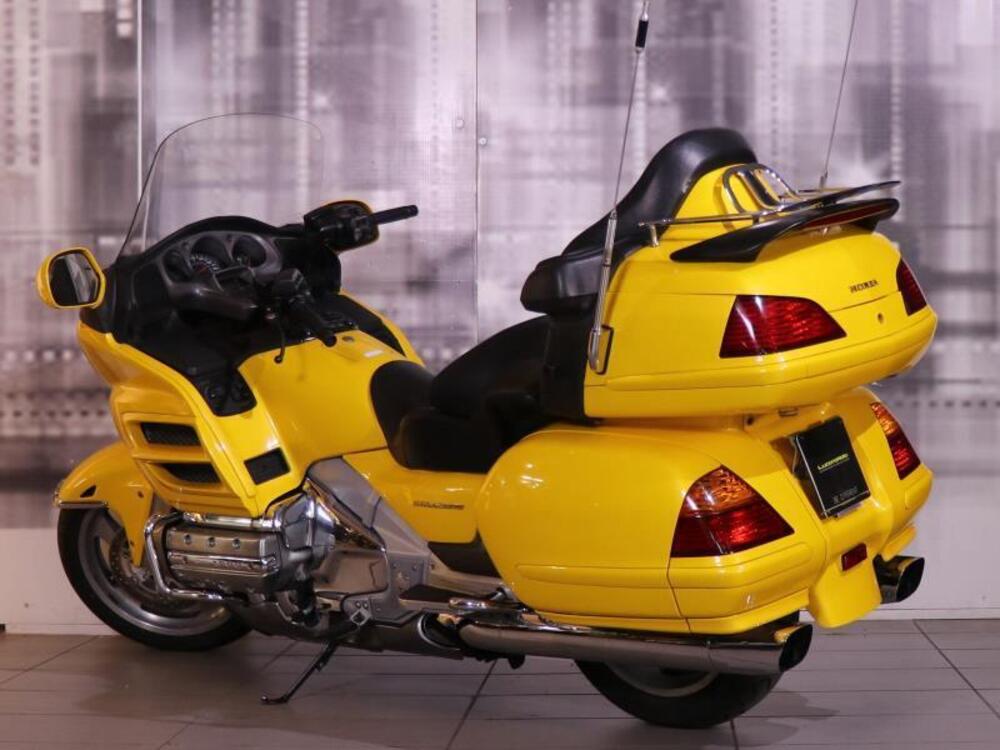 Honda GL 1800 Gold Wing (2000 - 05) (2)