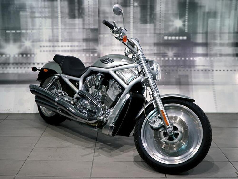 Harley-Davidson 1130 V-Rod (2006) - VRSCA