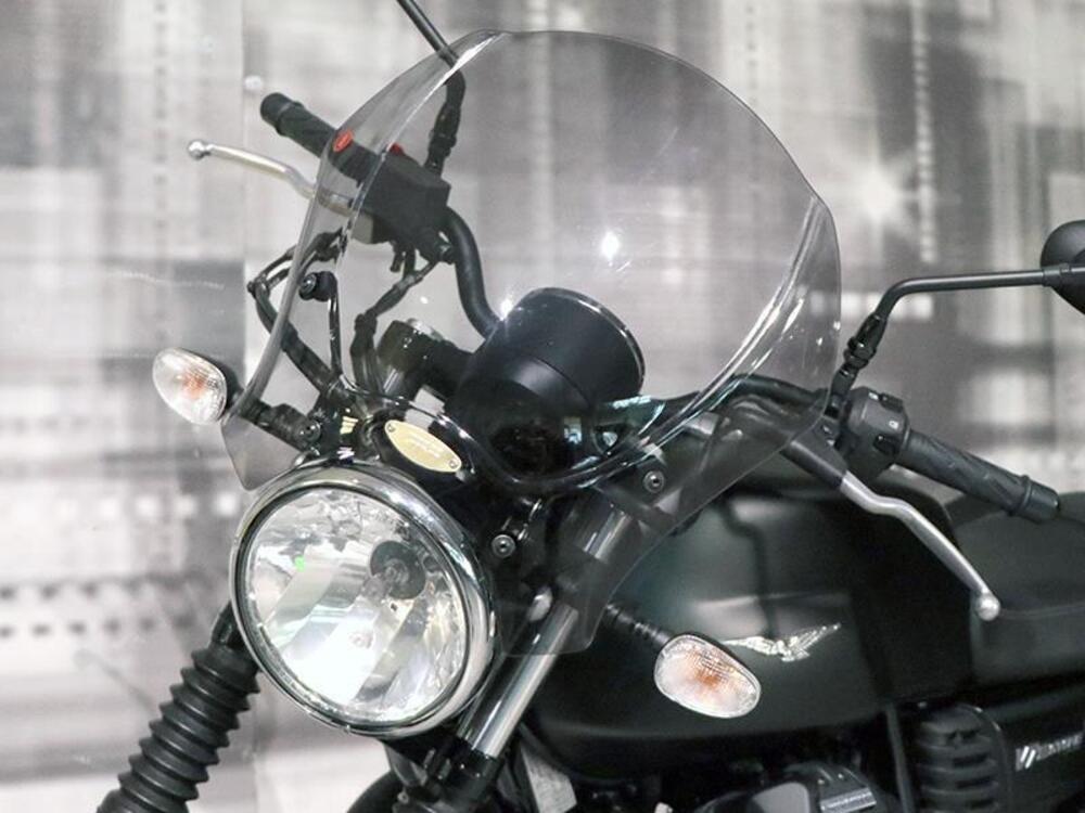 Moto Guzzi V7 III Stone (2017 - 20) (3)